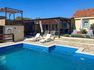 pool
