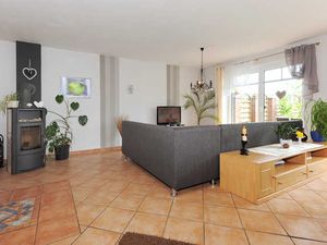 23337632-Ferienhaus-7-Bensersiel-300x225-3