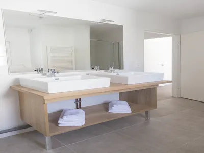 BathRoom BathRoom