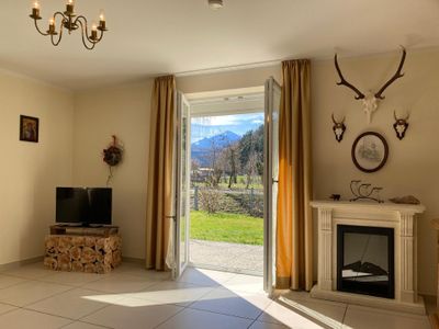 Wohn- und Schlafzimmer mit Zugang zur Terrasse