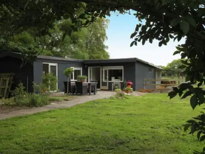 Außenseite Ferienhaus [Sommer]