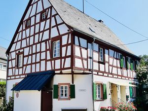 3808242-Ferienhaus-4-Bernkastel-Kues-300x225-5