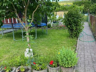 Garten mit Trampolin