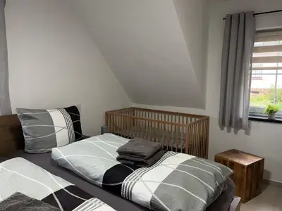 SCHLAFZIMMER 1