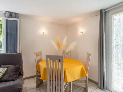 DiningRoom