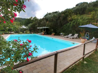 PoolOfHouse