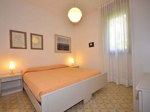 23778770-Ferienhaus-6-Bibione-300x225-5