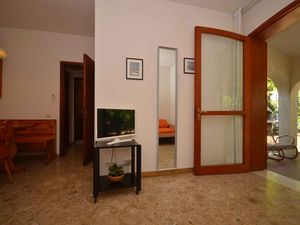 23778957-Ferienhaus-5-Bibione-300x225-4