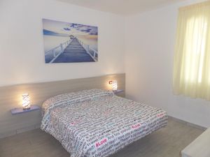 23548766-Ferienhaus-8-Bibione-300x225-5