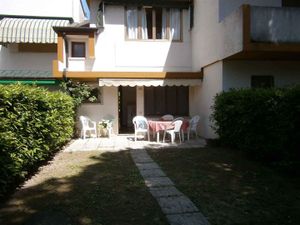 23776048-Ferienhaus-8-Bibione-300x225-3