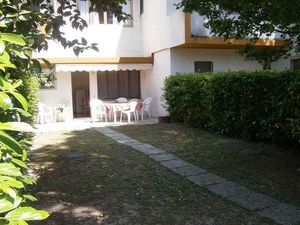 23776048-Ferienhaus-8-Bibione-300x225-4