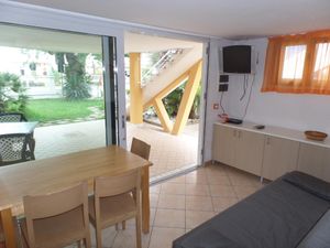 23548362-Ferienhaus-5-Bibione-300x225-2