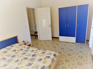 23548639-Ferienhaus-6-Bibione-300x225-5