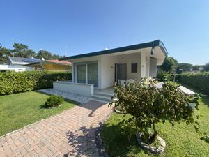 23561722-Ferienhaus-7-Bibione-300x225-2