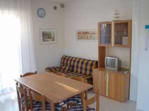 23549272-Ferienhaus-7-Bibione-300x225-1