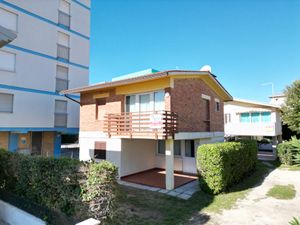 23919456-Ferienhaus-4-Bibione-300x225-0