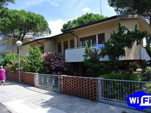 23549193-Ferienhaus-6-Bibione-300x225-0