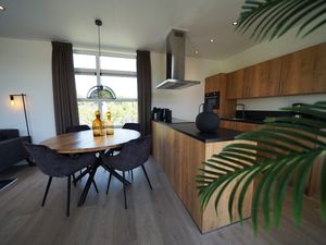 23973981-Ferienhaus-4-Biddinghuizen-300x225-2