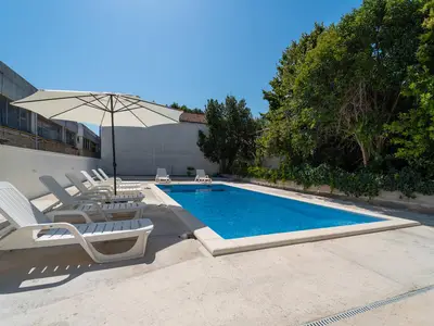 pool