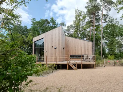 Außenseite Ferienhaus [Sommer]