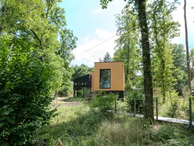 Außenseite Ferienhaus [Sommer]