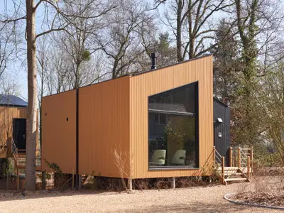 Außenseite Ferienhaus [Sommer]