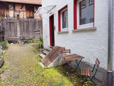 Außenansicht - weitere Sitzgruppe hinterm Haus