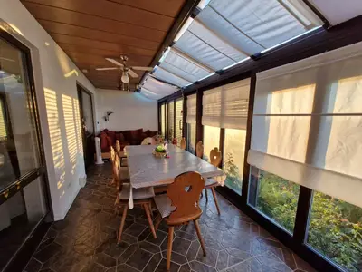 Wintergarten bei Sonnenaufgang