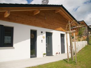 24015959-Ferienhaus-2-Bischofsmais-300x225-3