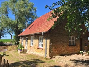 23447225-Ferienhaus-5-Bisdamitz auf Rügen-300x225-0