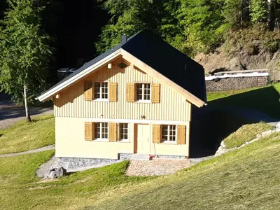 Außenseite Ferienhaus [Sommer]
