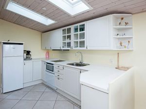 19022359-Ferienhaus-4-Bjert-300x225-5