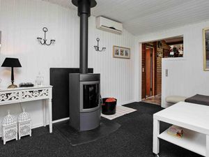 510049-Ferienhaus-6-Blåvand-300x225-3