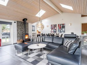 22351201-Ferienhaus-8-Blåvand-300x225-2