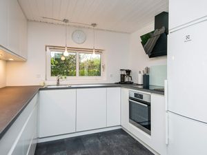 497915-Ferienhaus-6-Blåvand-300x225-1