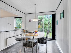 23731225-Ferienhaus-7-Blåvand-300x225-5