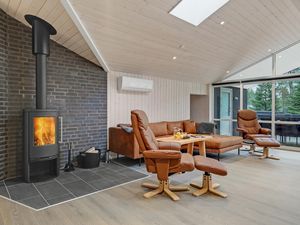 23756960-Ferienhaus-6-Blåvand-300x225-2