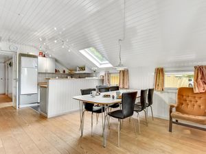 23728711-Ferienhaus-6-Blåvand-300x225-4