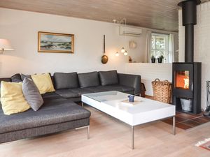 23735227-Ferienhaus-6-Blåvand-300x225-1