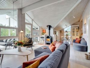 23576640-Ferienhaus-8-Blokhus-300x225-1