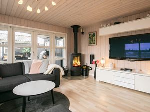 22783529-Ferienhaus-7-Blokhus-300x225-3