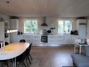 22881381-Ferienhaus-4-Blokhus-300x225-4