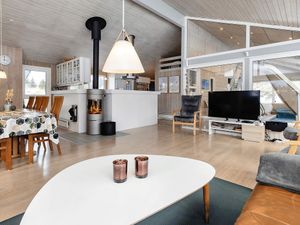 23426229-Ferienhaus-14-Blokhus-300x225-5