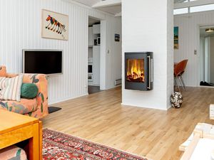 23612649-Ferienhaus-4-Blokhus-300x225-5