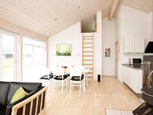 514709-Ferienhaus-8-Blokhus-300x225-3