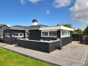 23863132-Ferienhaus-4-Blokhus-300x225-0