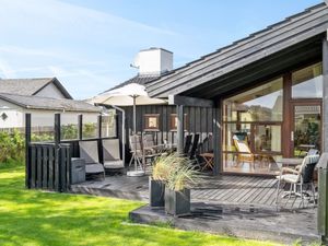 23862430-Ferienhaus-6-Blokhus-300x225-3