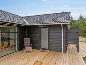 23869548-Ferienhaus-8-Blokhus-300x225-5