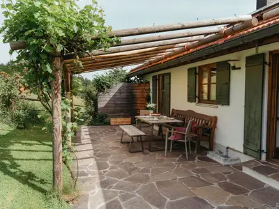 Bussjaegerfhof Abendsonnenwiese Terrasse