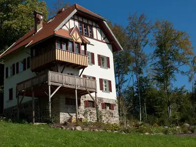 Villa im Sommer